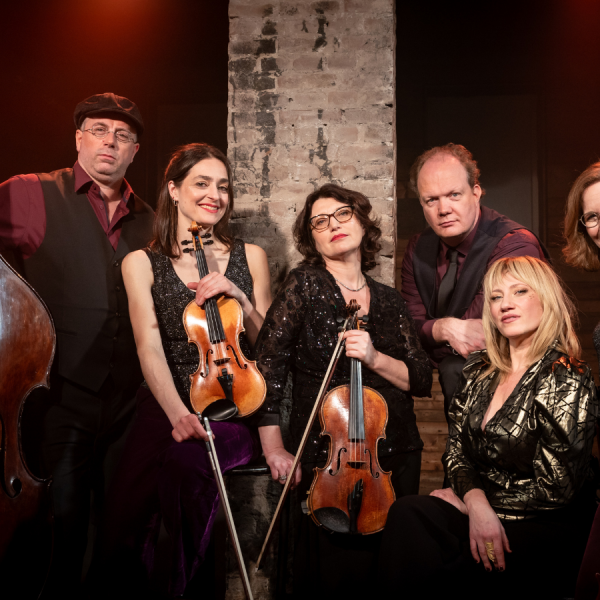 The Hague String Trio ft. Lucy Woodward